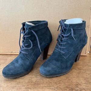 WOMEN’S NINE WEST BLUE SUEDE BOOTS